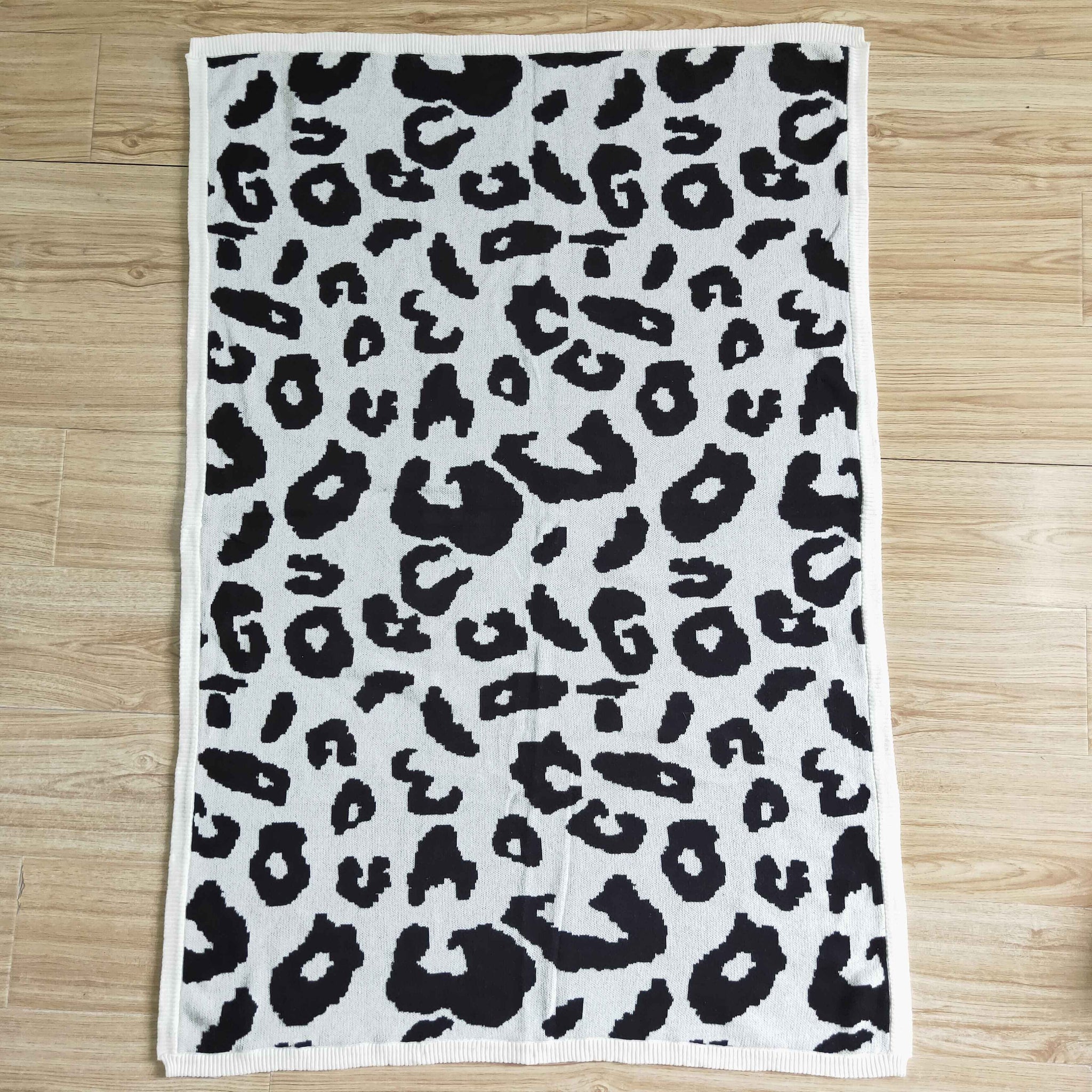 BL0023 Leopard Knit Blanket
